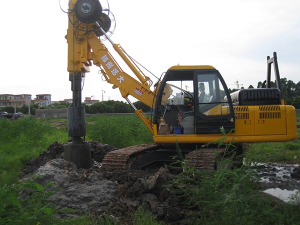 草莓视频app下载ios建筑机械厂履带式草莓视频在线下载施工中