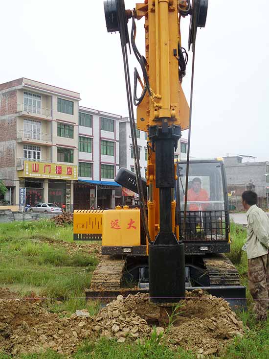 草莓视频app下载ios建筑机械厂履带式草莓视频在线下载施工中